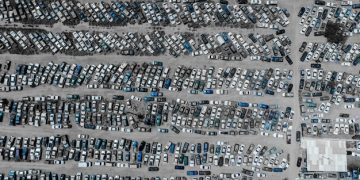 New Federal Fuel Efficiency Standards 2025: Automakers' Key Implications - Cover Image