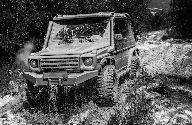 2025 Land Rover Defender Review: Ultimate Off-Road and On-Road Experience